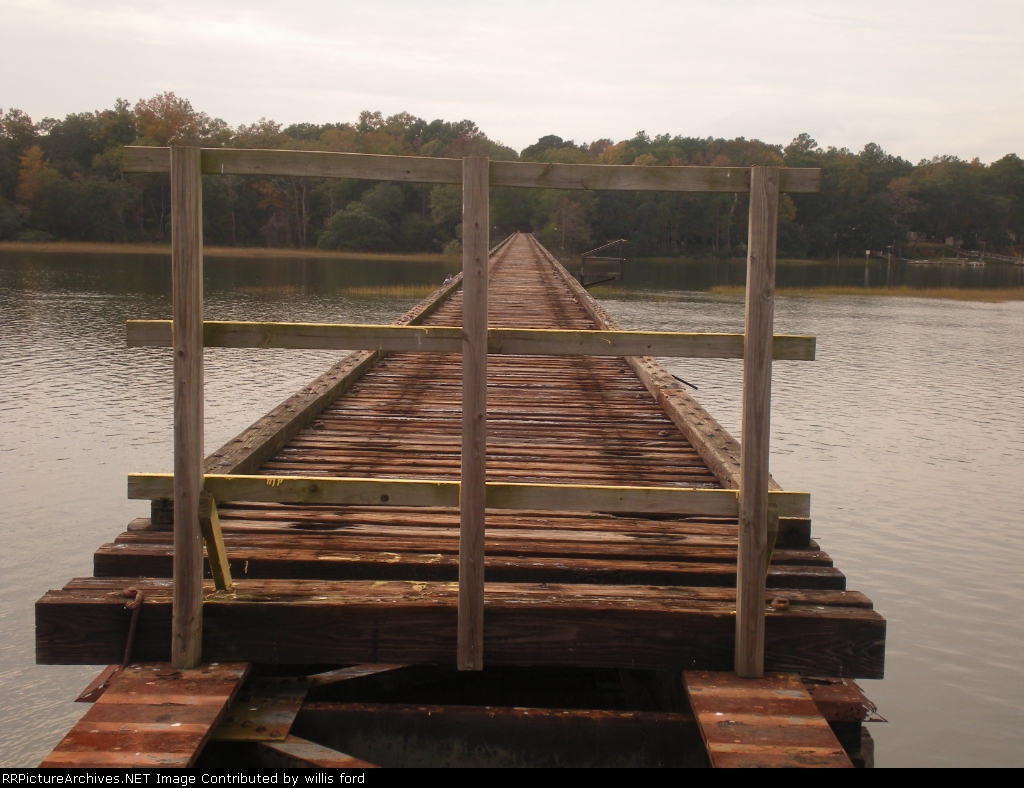SAL bridge at Lobeco