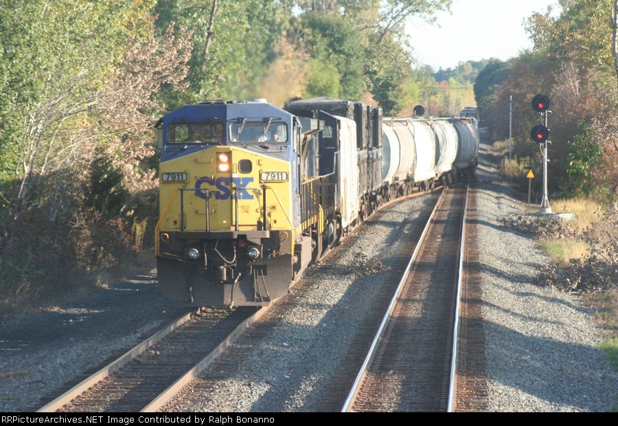 Q434-30 starts up the siding at CP-128 as it approaches the end of its trip from NJ