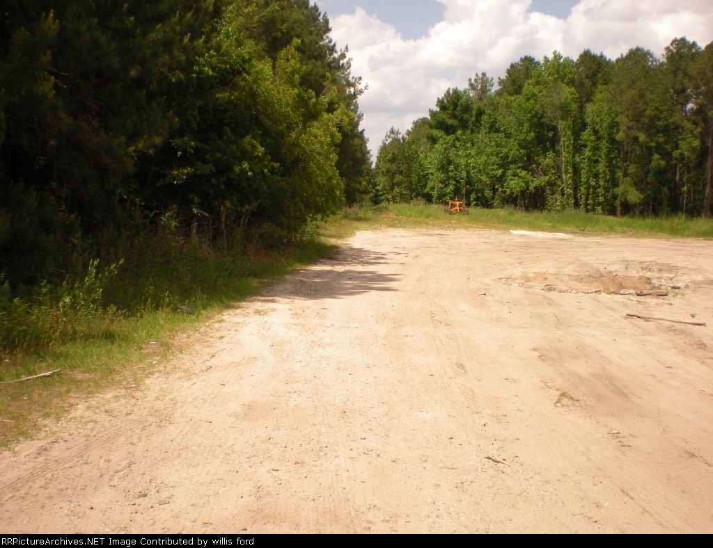 Old rail bed going north toward Bladen.