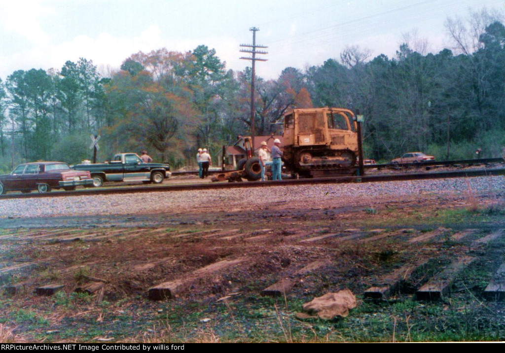 This is the road crew removing the Everett sub