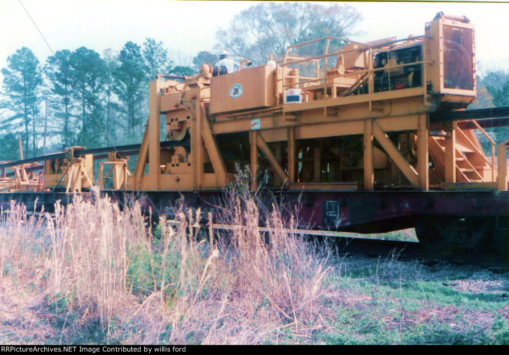 Road crew removing tracks in Everett