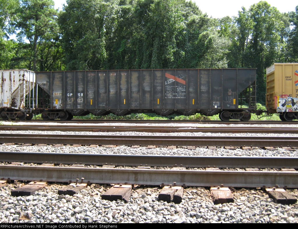 GPSX 5303 is a former CIRR chip car now working between the Durand plywood mill and the paper mill on the CIRR.