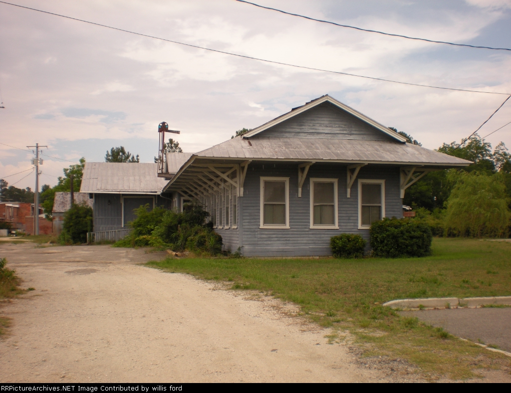 Old train station in Elloree