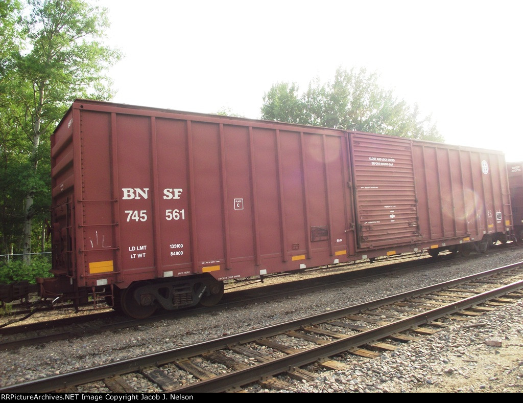 BNSF 745561