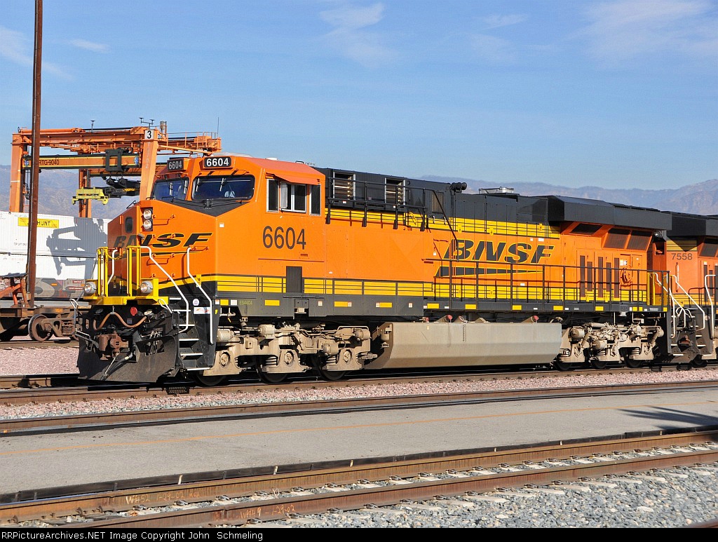 BNSF 6604 