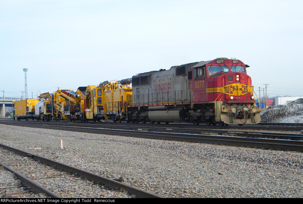 BNSF 8277