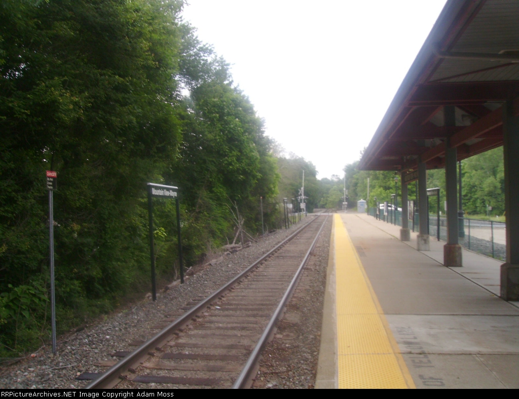 Facing northbound at Mountain View
