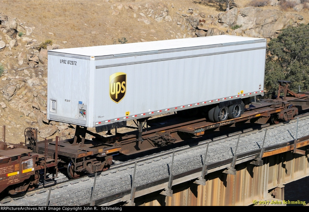 TTAX 554212-B with 53' UPS trailer load at Woodford CA. 11/14/2017