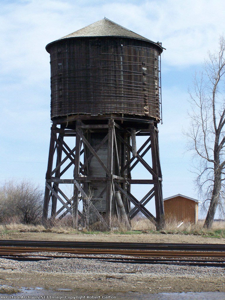 Wooden Water Tower Along the BNSF (ex-GN)