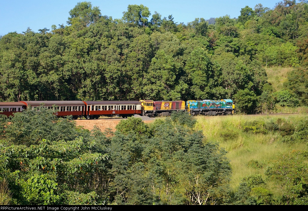 Queensland Rail National, 1076mm Gauge, Clyde-EMD GL18C