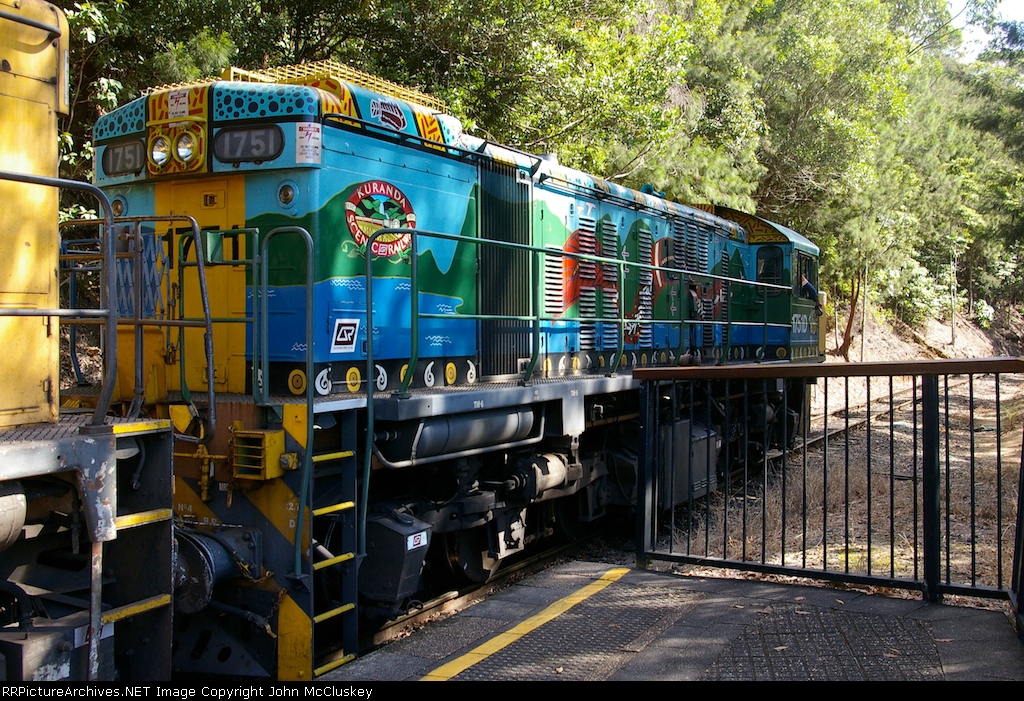 Queensland Rail National, 1076mm Gauge, Clyde-EMD GL18C 1751