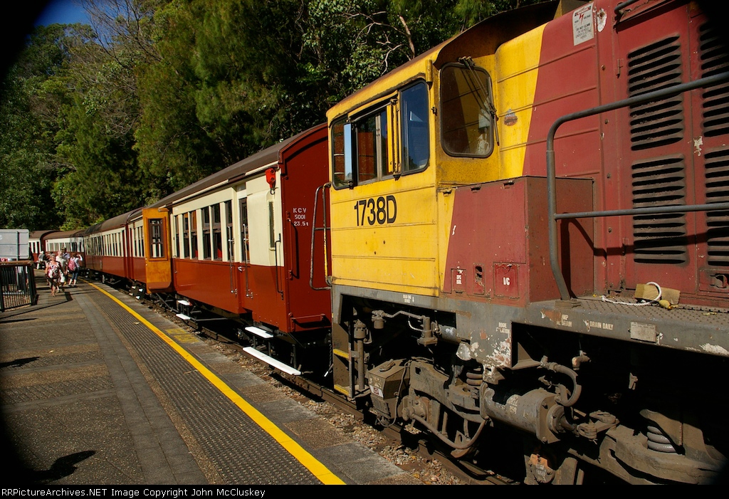 Queensland Rail National, 1076mm Gauge, Clyde-EMD GL18C 1738D