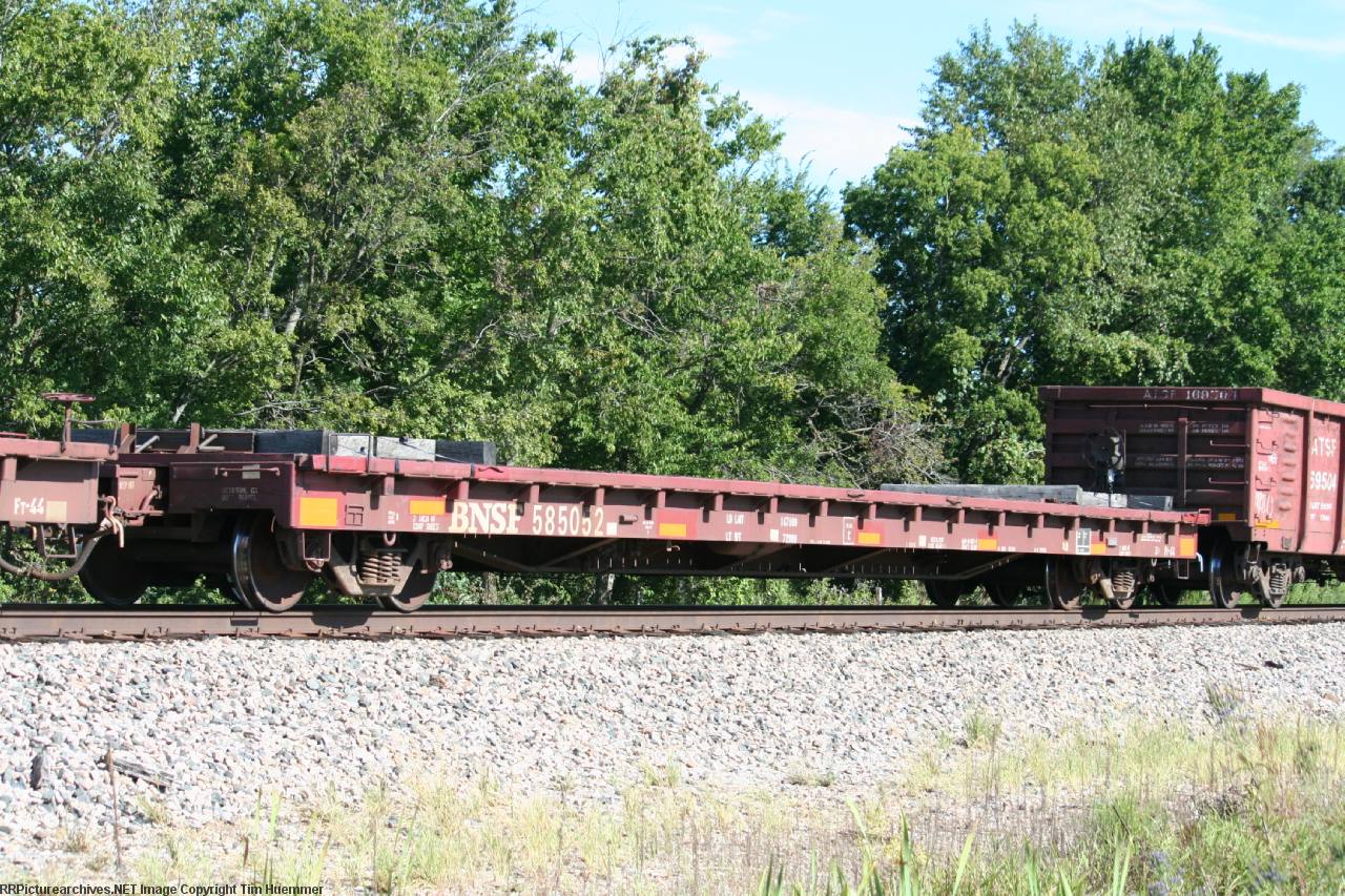 BNSF 585052