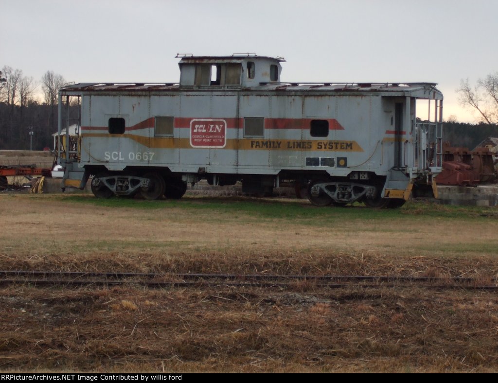 Old SCL caboose outside of Marion SC