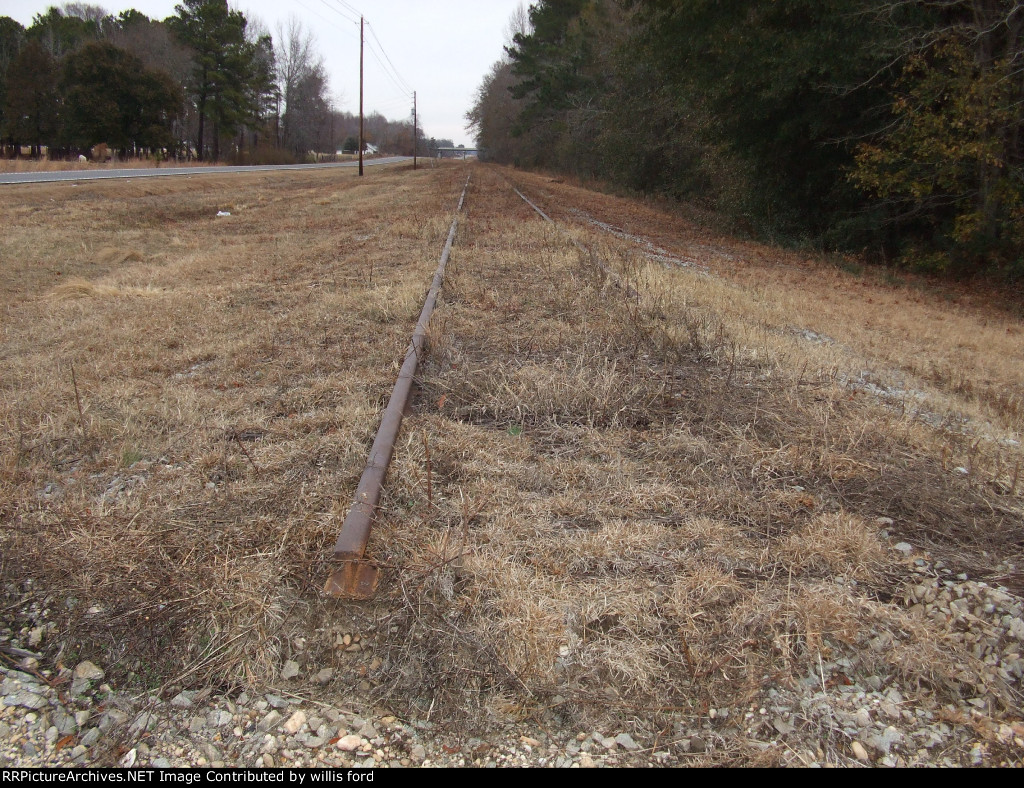 Tracks end here East of Marion
