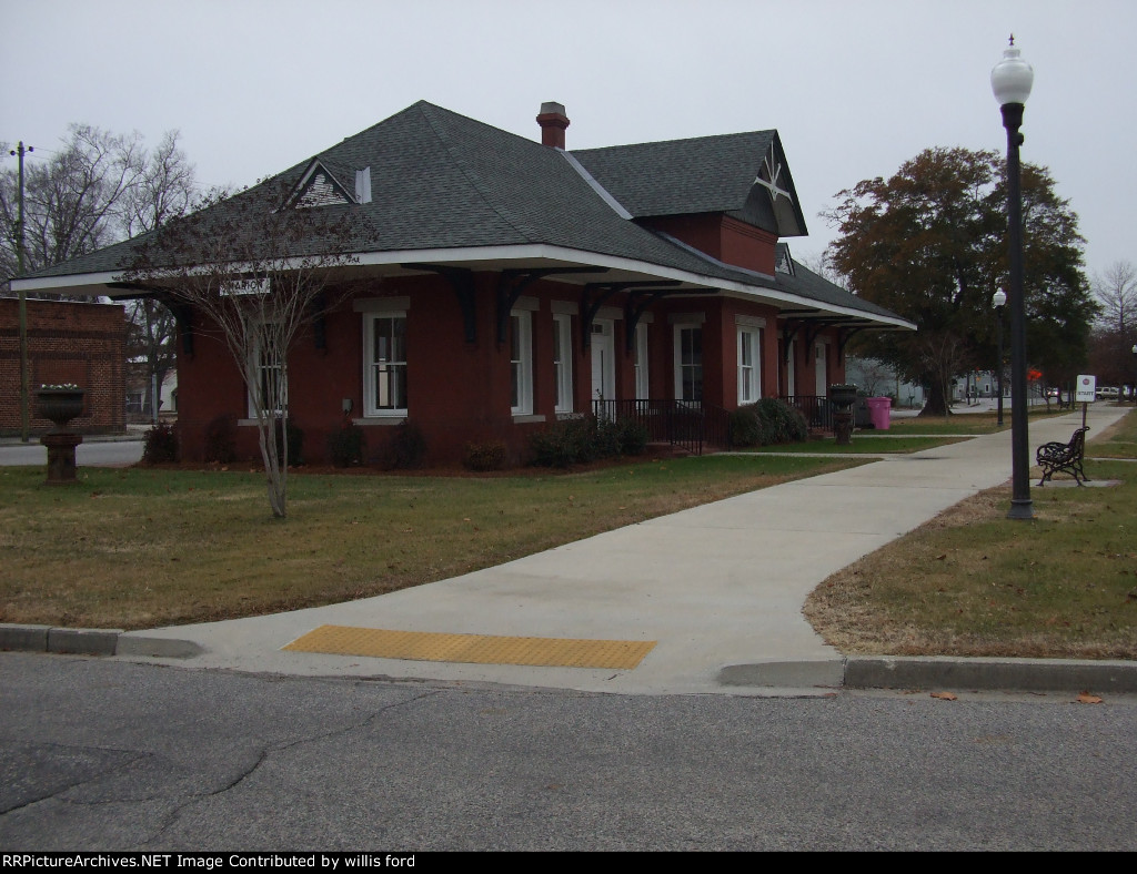 Marion ACL trainstation