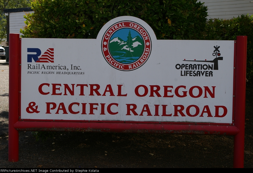 CORP SIGN AT ROSEBURG OR