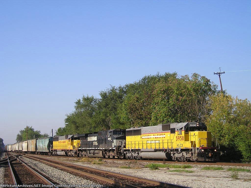 HLCX 5958 On NS 54 Q Westbound