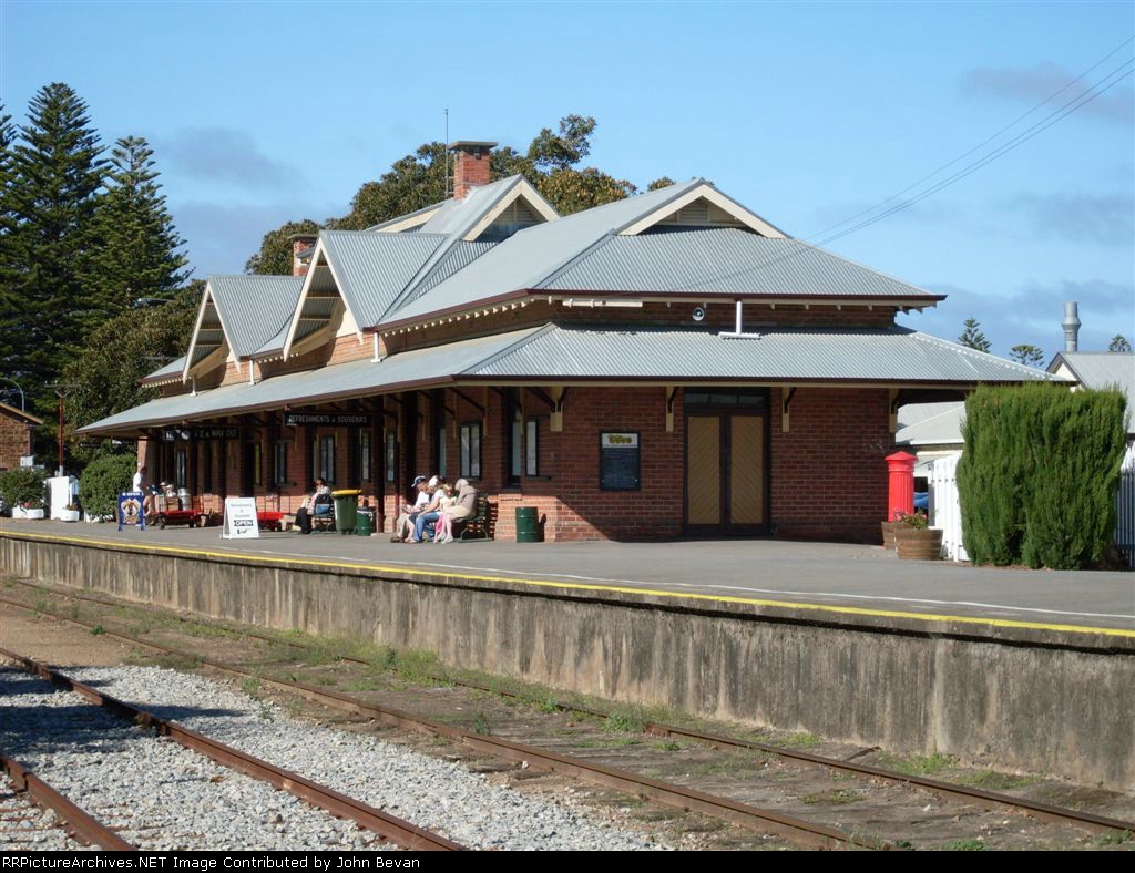 Red Hen Railcar