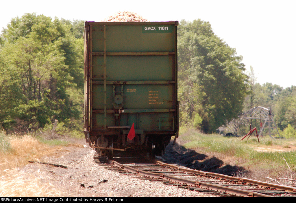 GACX #11811, in Bay Line Railroad woodchip service, on the Abbeville & Grimes 