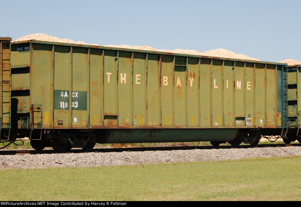 GACX #11823, in Bay Line Railroad woodchip service, on the Abbeville & Grimem 