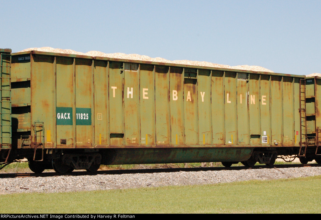GACX #11825, in Bay Line Railroad woodchip service, on the Abbeville & Grimes 