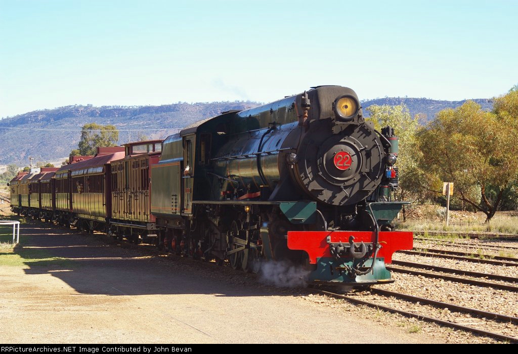 W22 4-8-2 Steam Loco