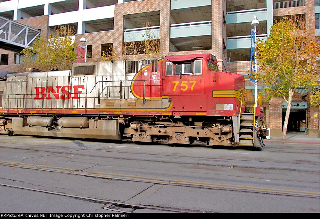 BNSF 757