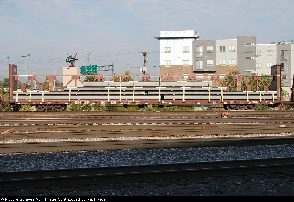 BNSF 564136