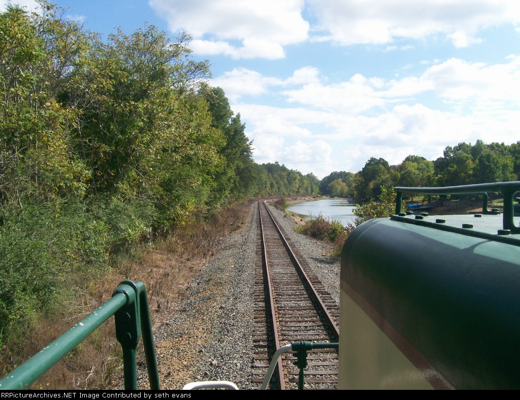 Lakeside on one of the many coves