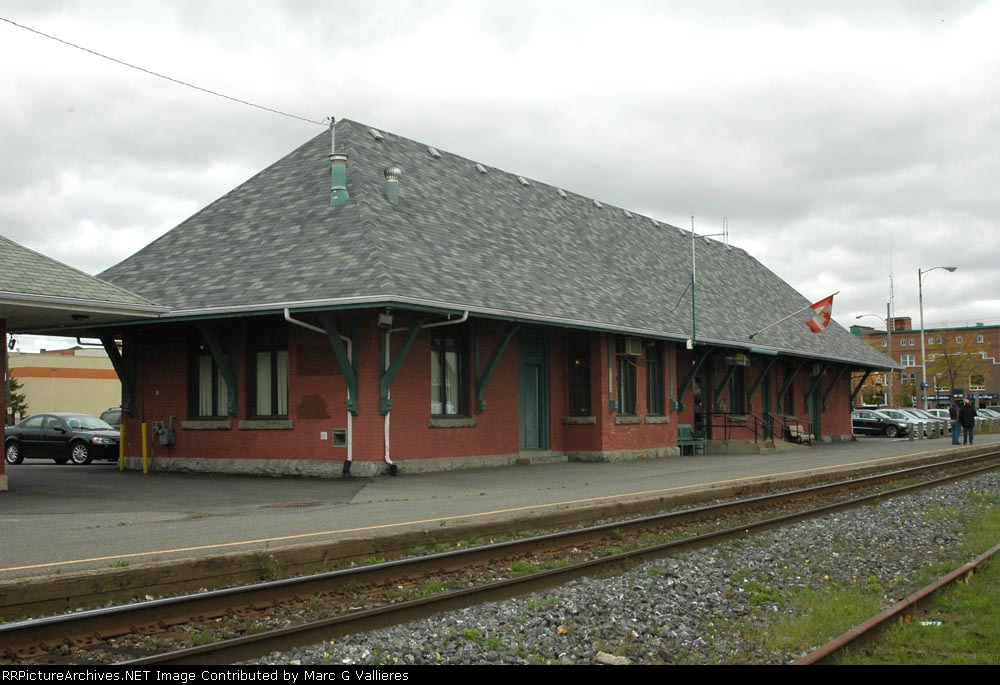 CN / VIA Rail station