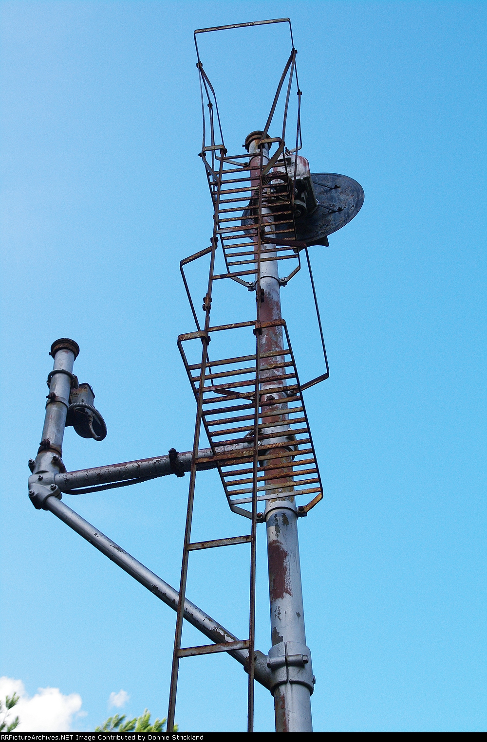 An ACL doll arm signal, from behind