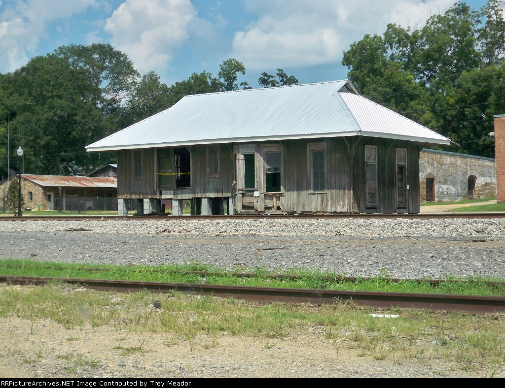 Liberty White RR station