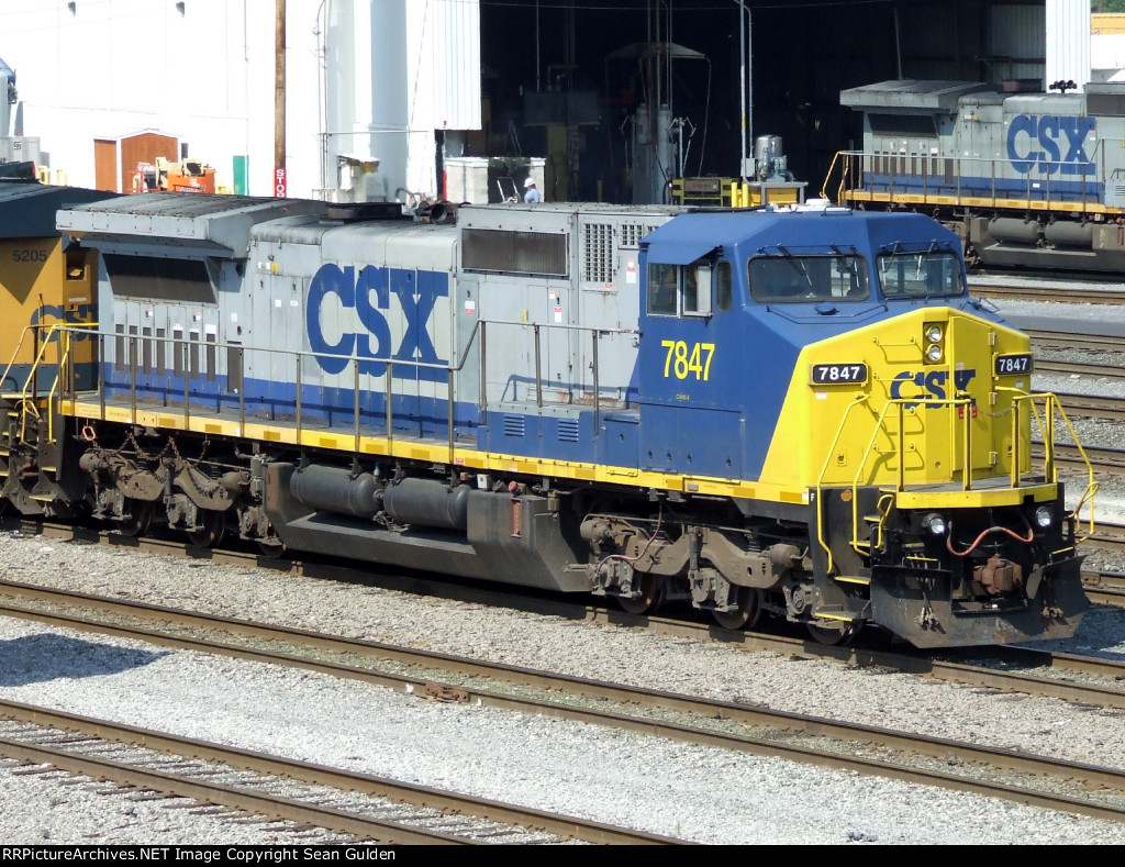CSXT GE C40-8W 7847