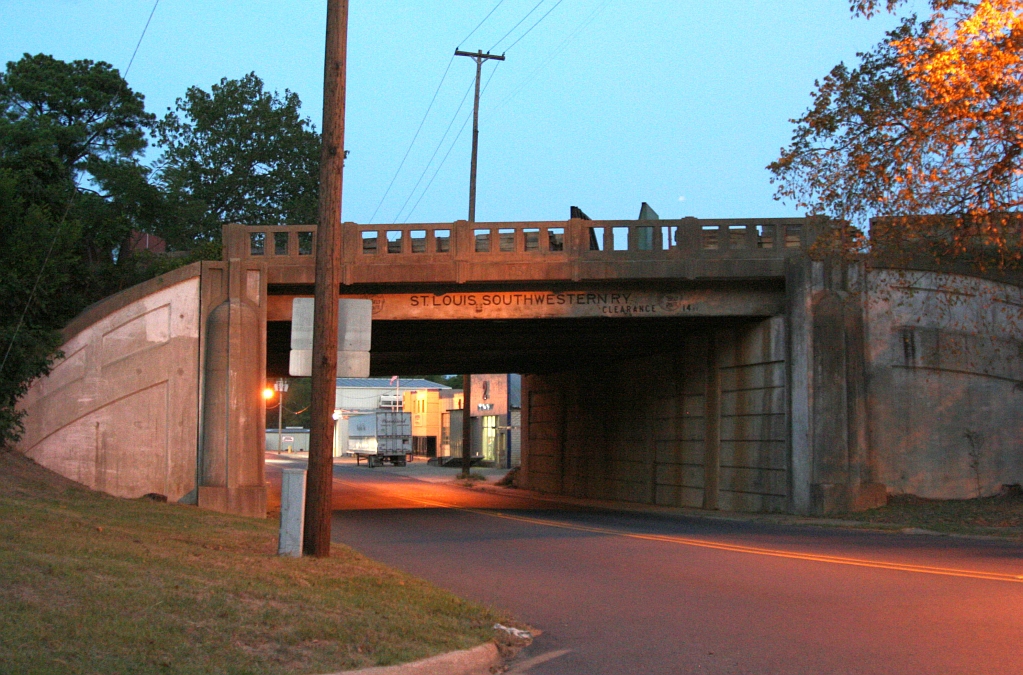 Cotton Belt Route bridge