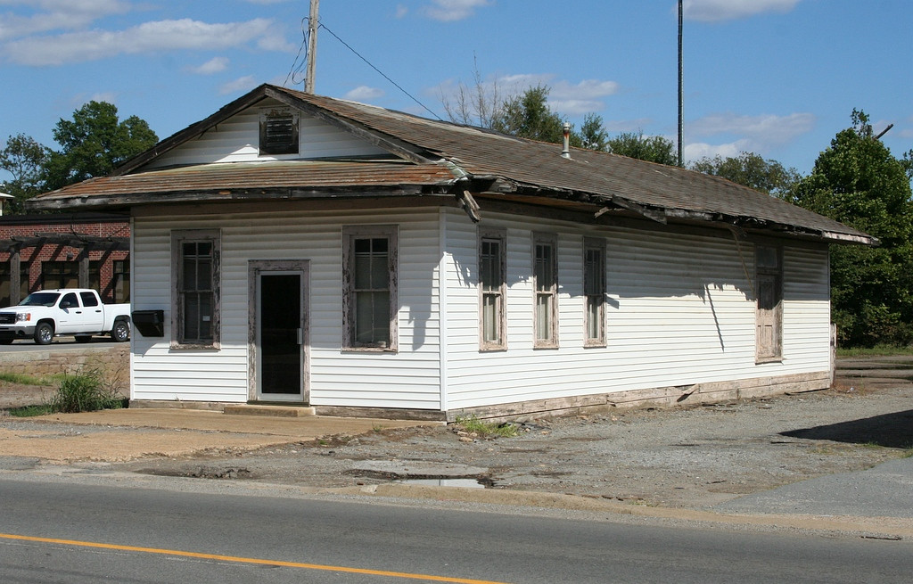 Doniphan Kensett & Searcy depot