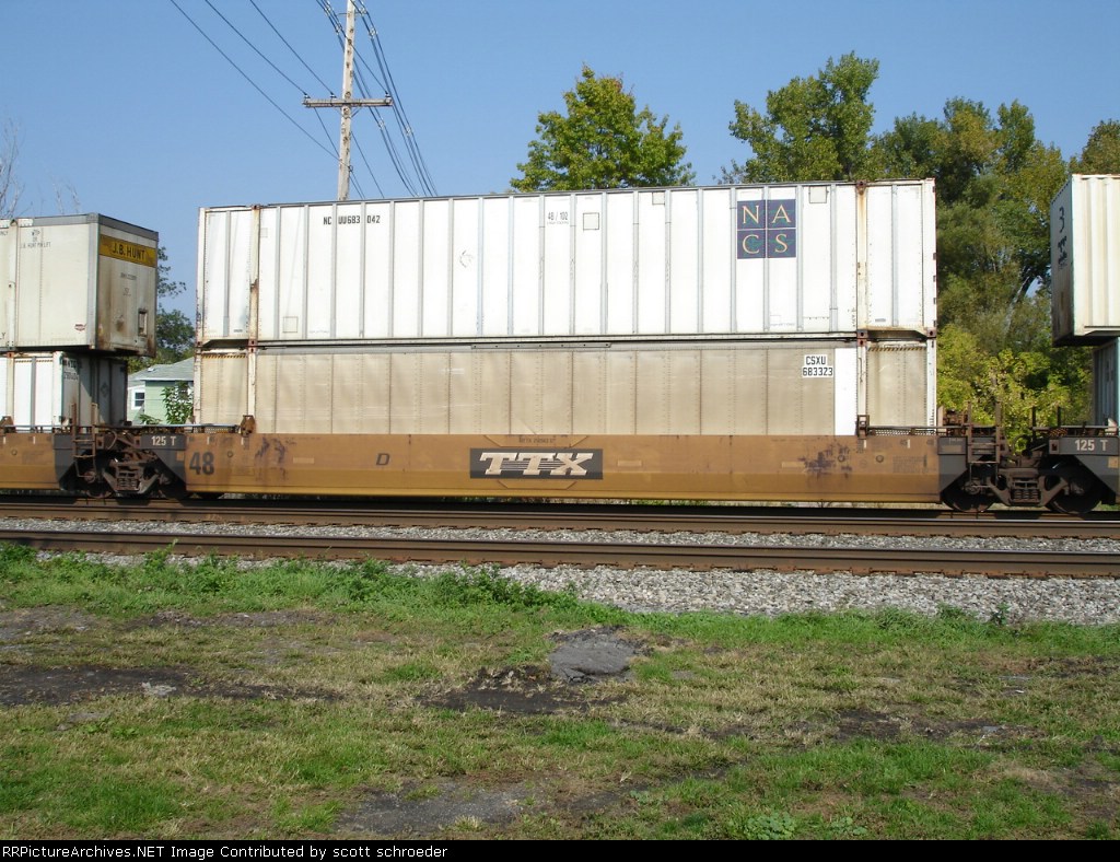 DTTX Double Stackcar 750563D w/CSXU Container 683323 & NCUU Container ...