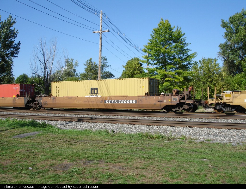 DTTX 750059B Double Stackcar w/MSCU Container #625833 EB