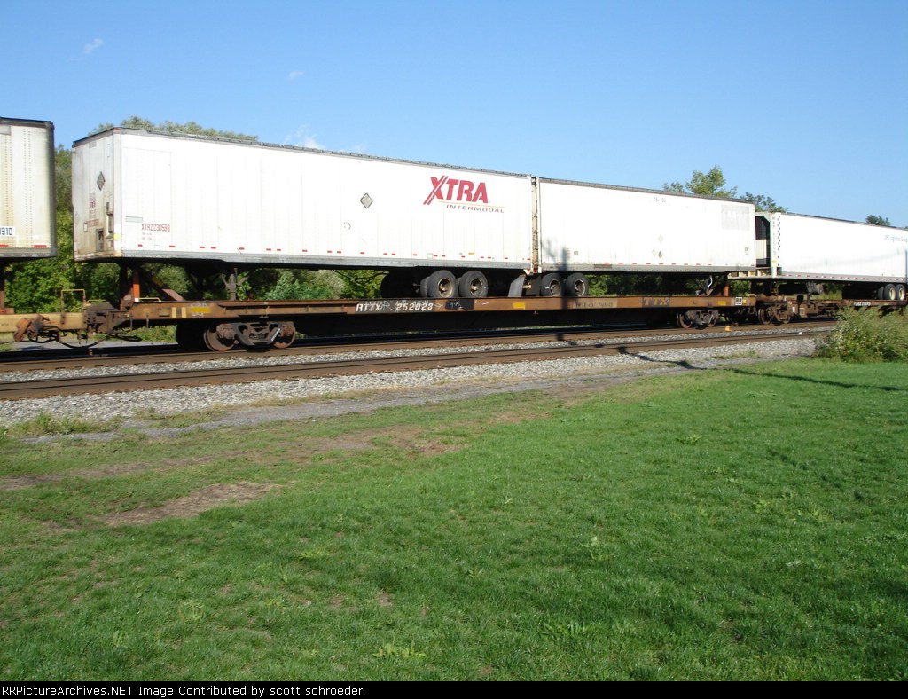 RTTX 252023 Flatcar w/XTRZ Trailer #230588