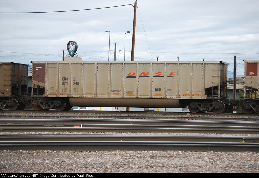 BNSF 671049