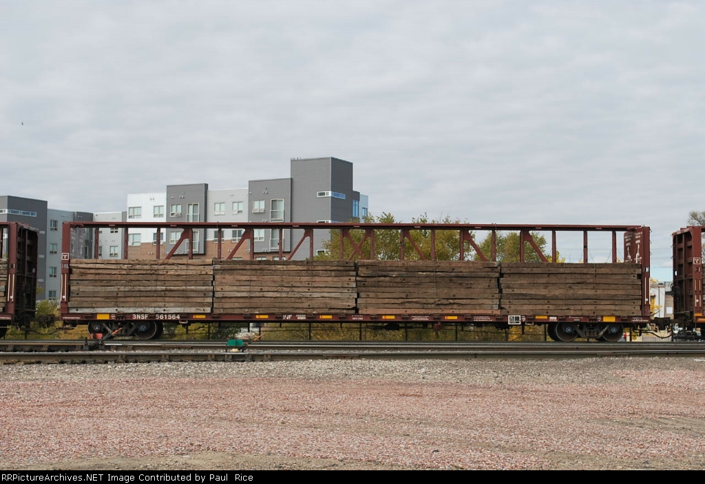 BNSF 561564