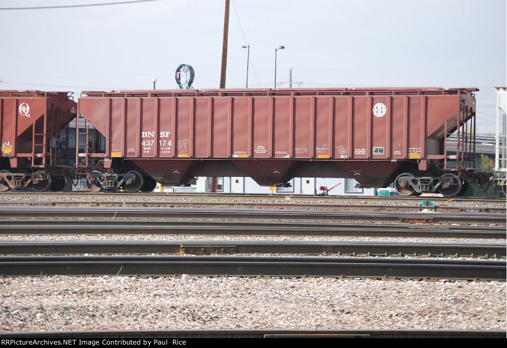 BNSF 437174
