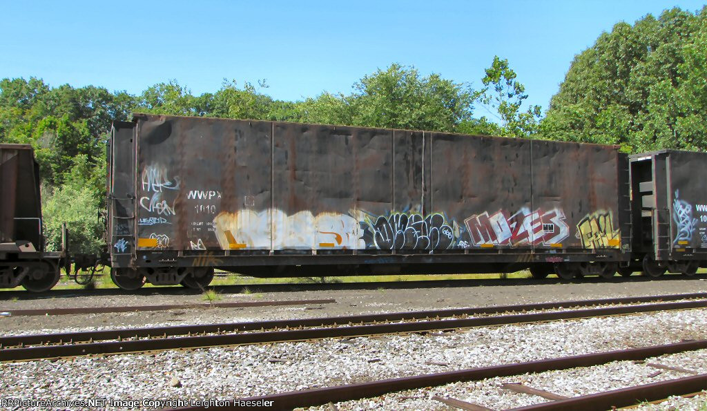 WWPX 1010 (ex-BCOL 18422) loaded