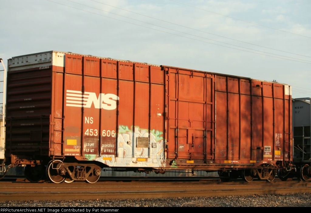 NS 453606