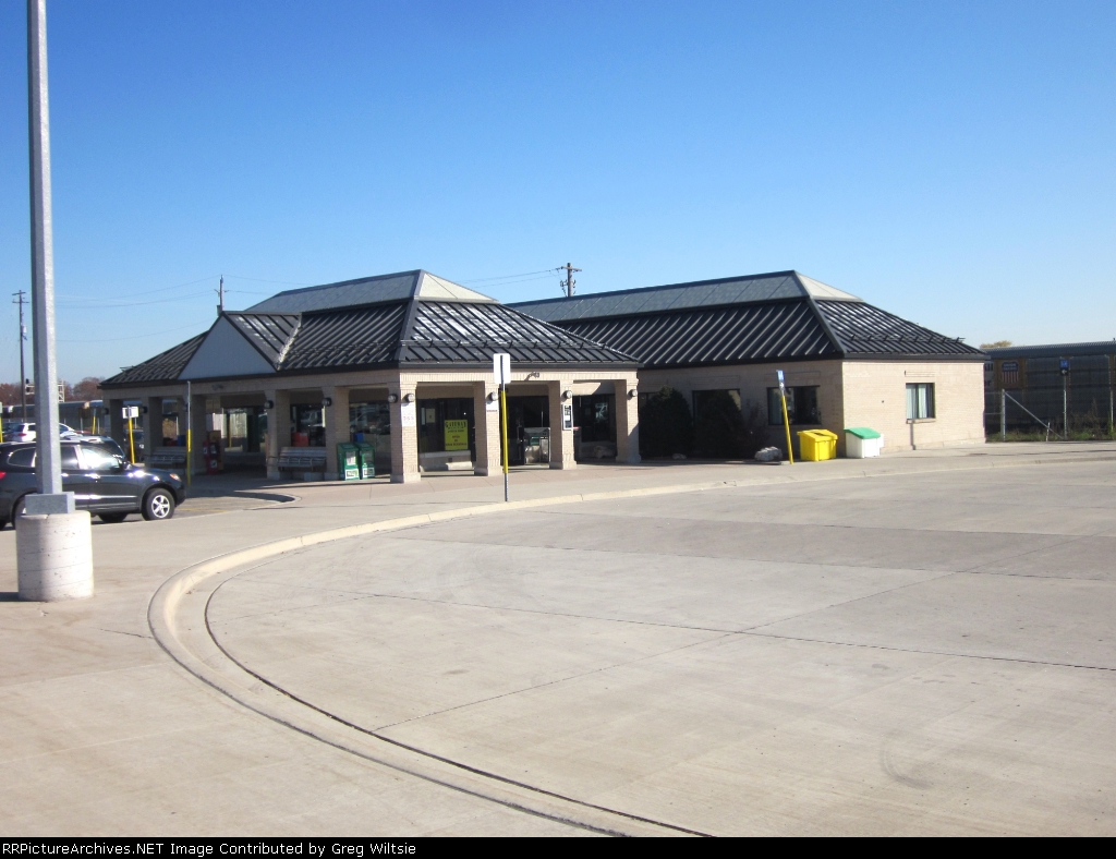 GO Transit and VIA Aldershot Station