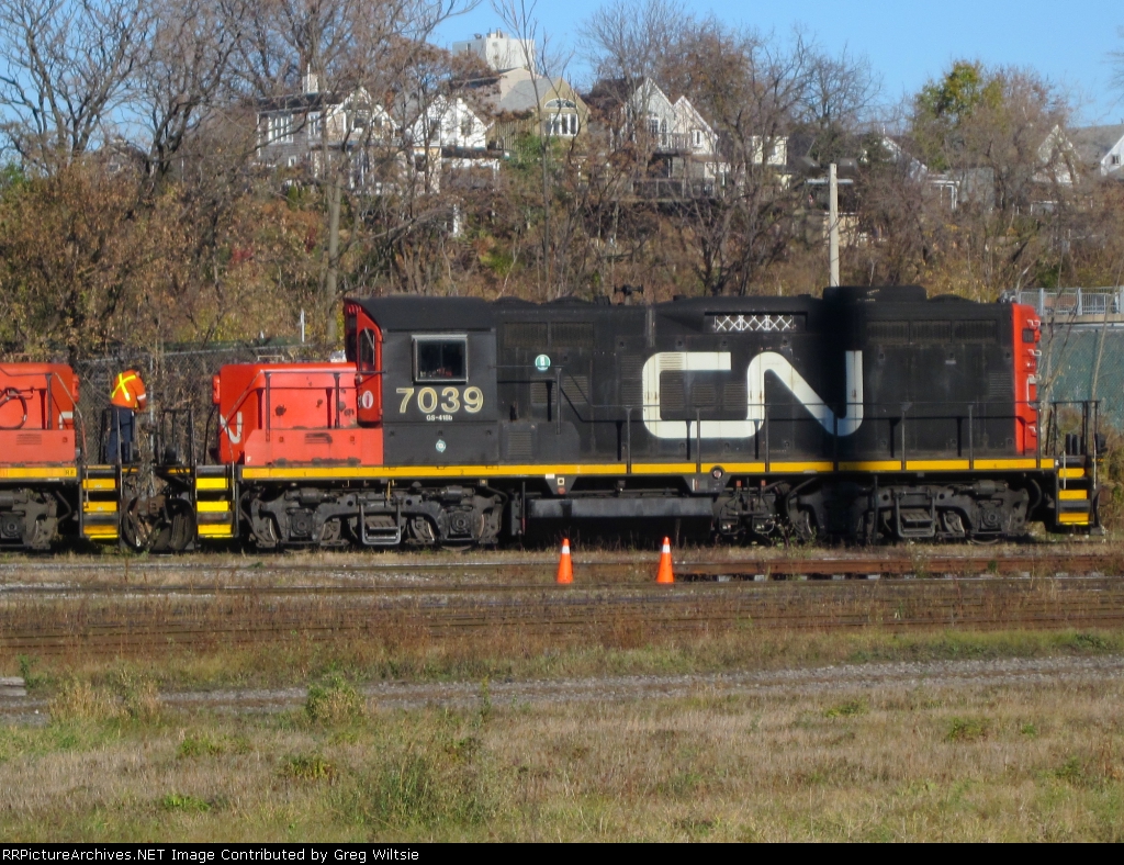 CN 7039