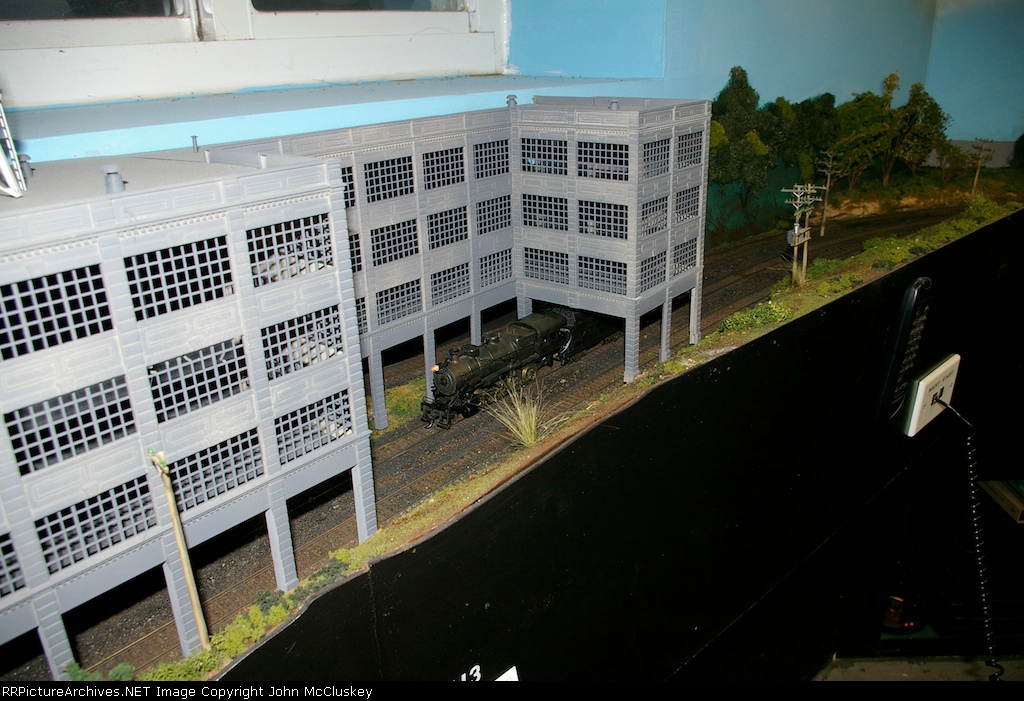 Bushwick Branch diverges from Montauk line