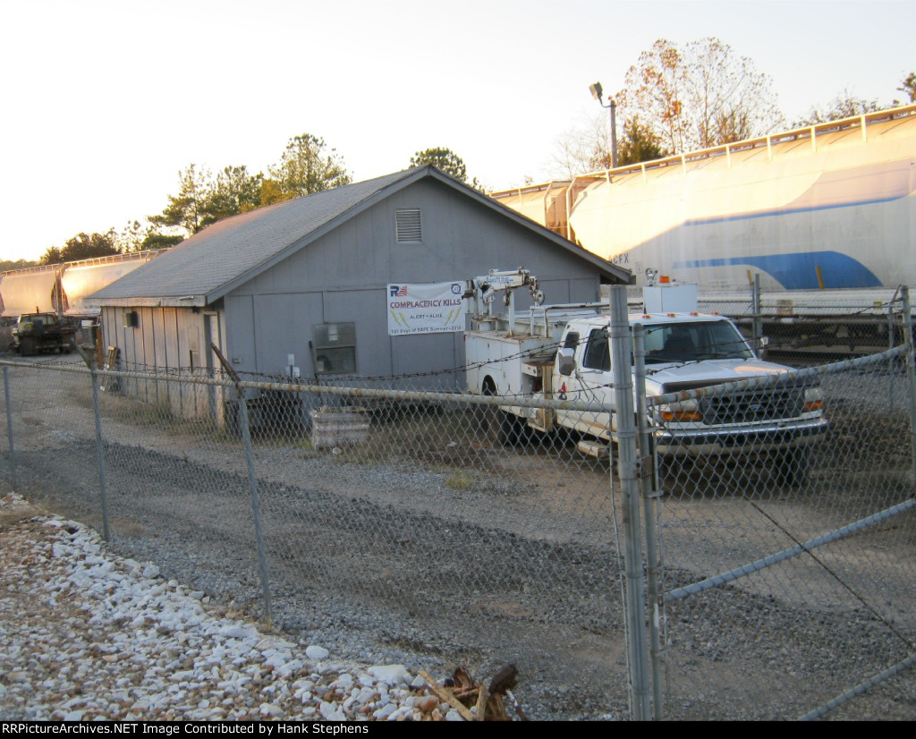 Detail Shots of EARY Headquarters, Yard and Roster 