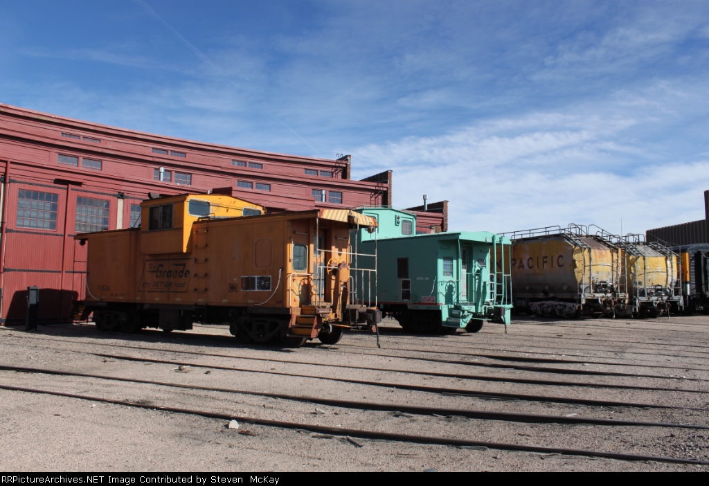 Tenders and Cabooses