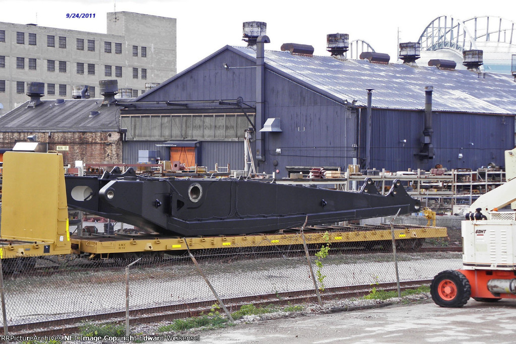 PHMX 4427 loaded with a mining shovel boom